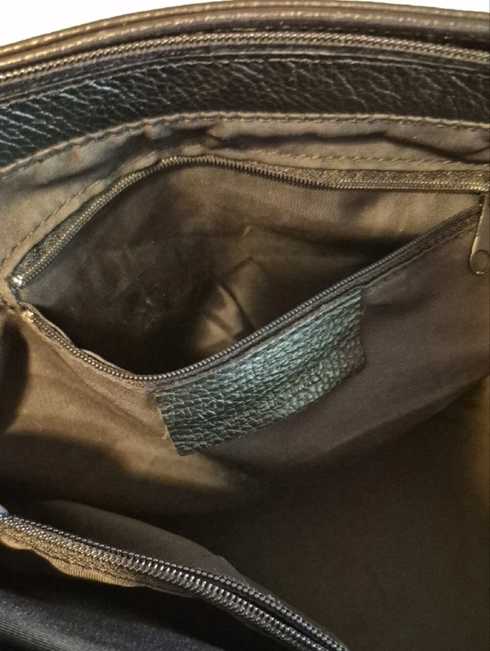 Men's Black Leather Messenger Bag with Adjustable Strap